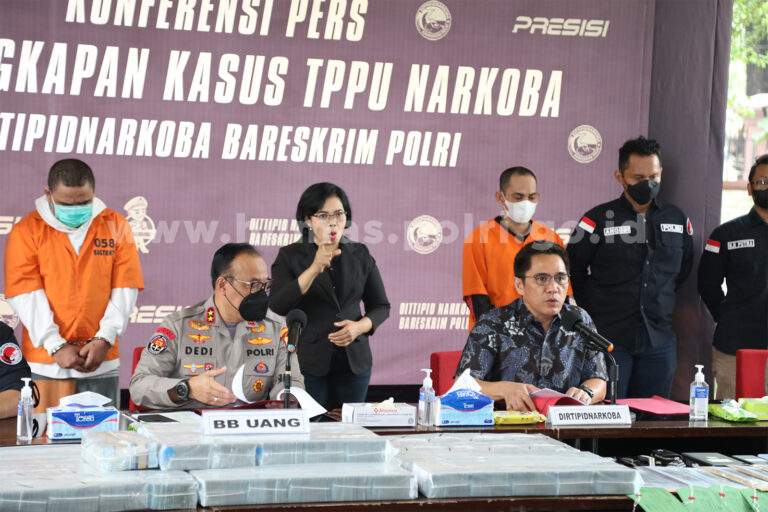 Dirtipidnarkoba Bareskrim Polri Brigjen Krisno H. Siregar dalam konferensi pers, di Jakarta, Jumat (9/9/2022).